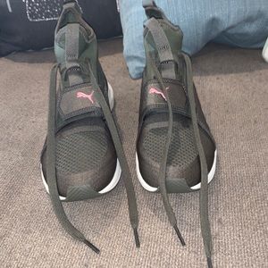 PUMA Phenom sneakers